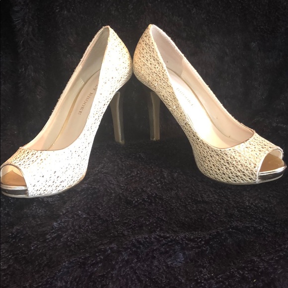 Gold Peep Toe Pumps - Picture 3 of 7